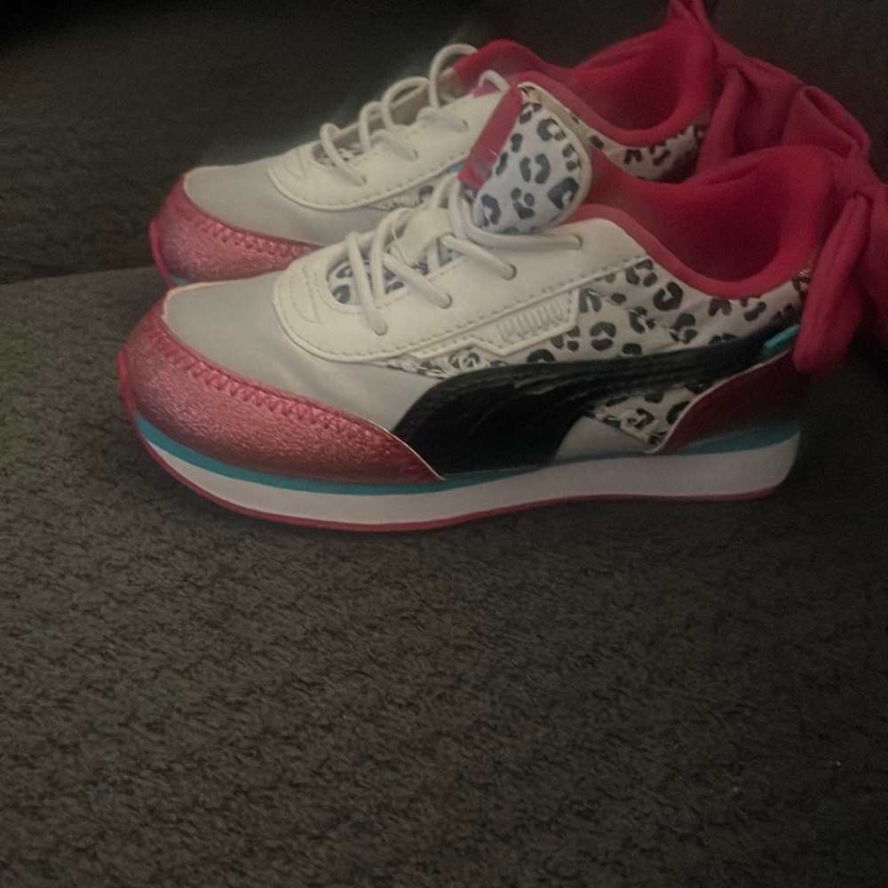 Puma size 9c no box  worn once possibly twice